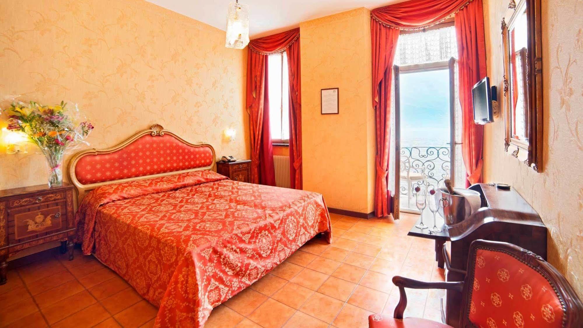 Hotel Le Palme Лимоне-суль-Гарда Экстерьер фото