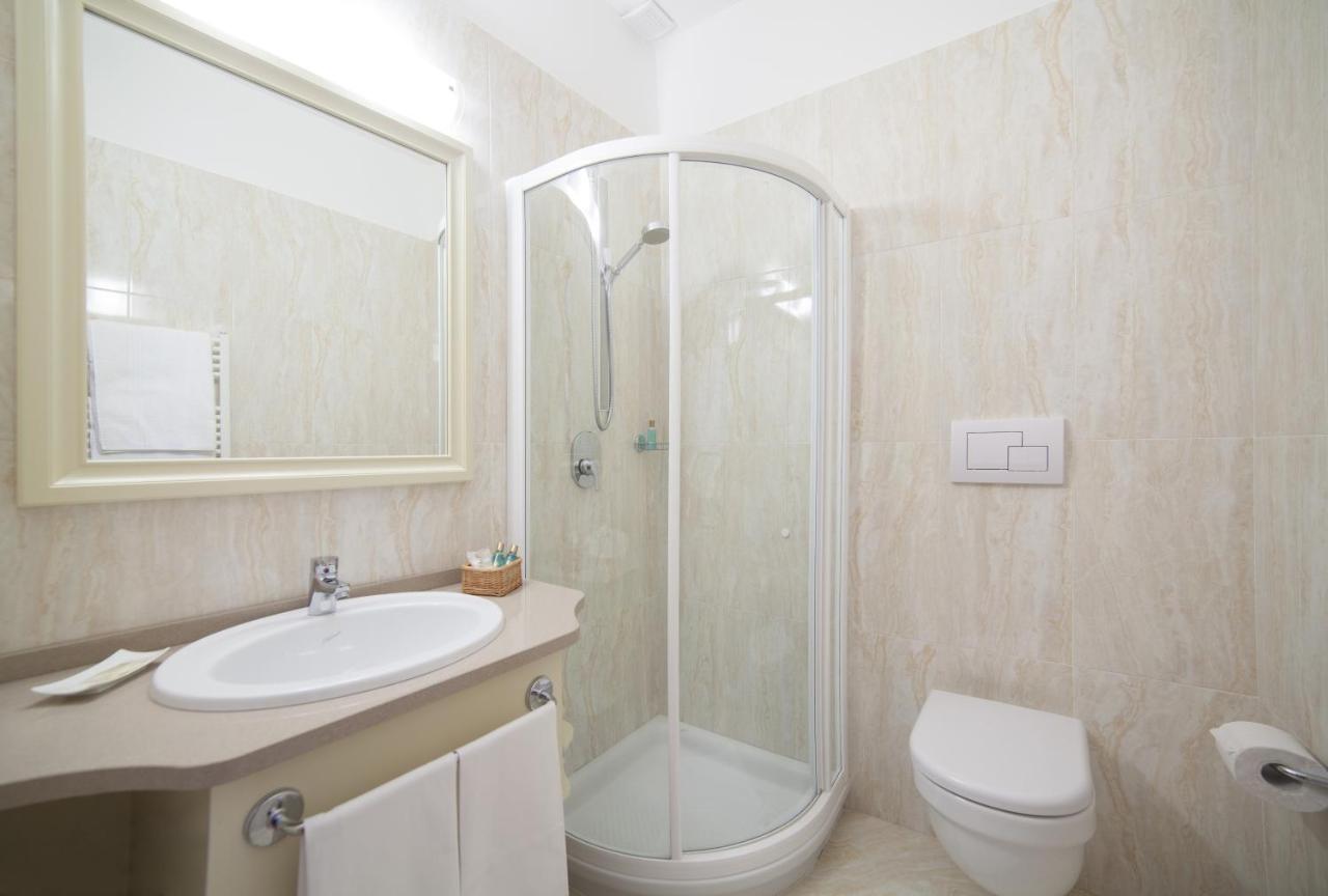 Hotel Le Palme Лимоне-суль-Гарда Номер фото
